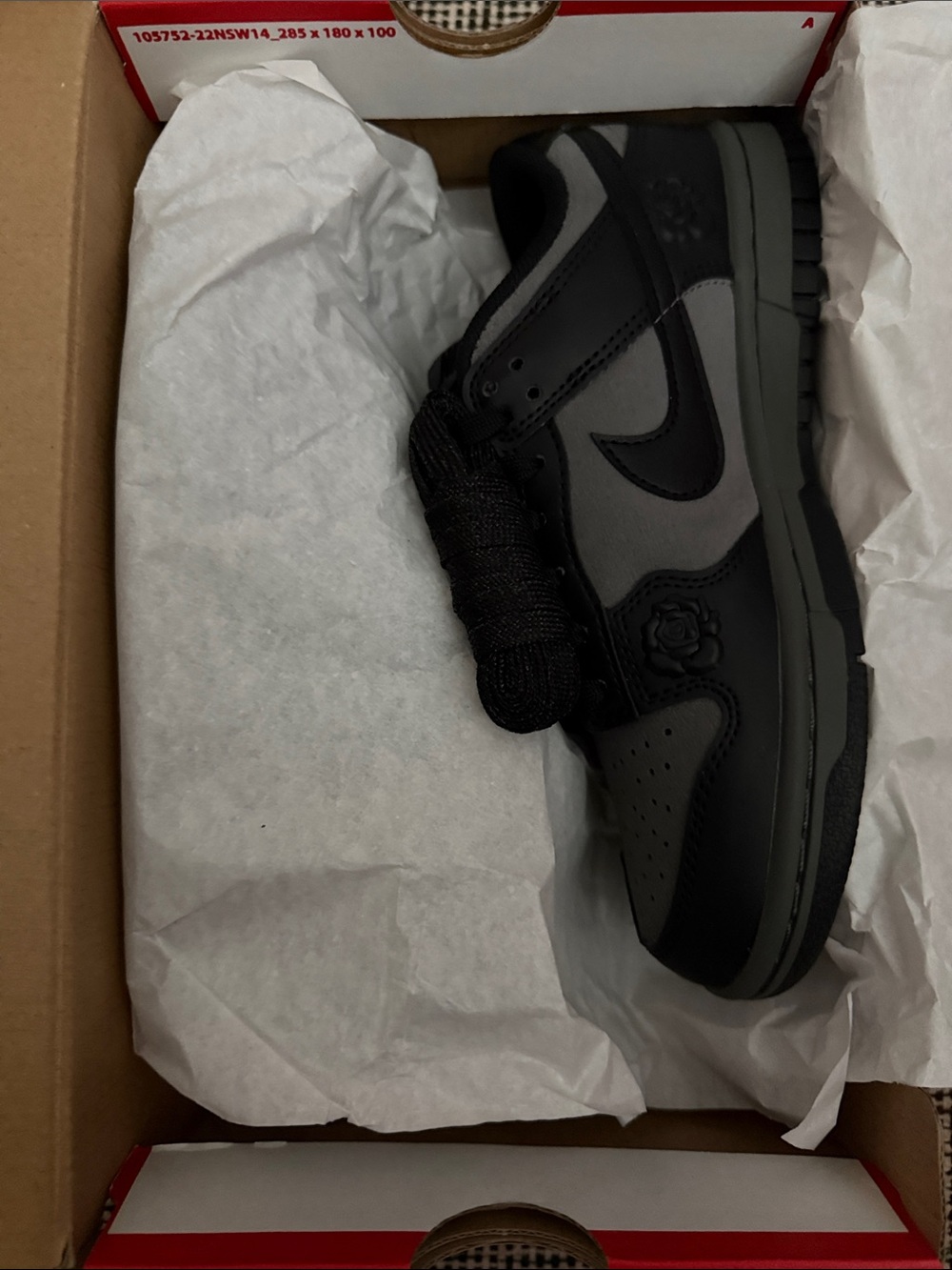 Nike Women's Low-Top Sneakers in Black and Dark Gray